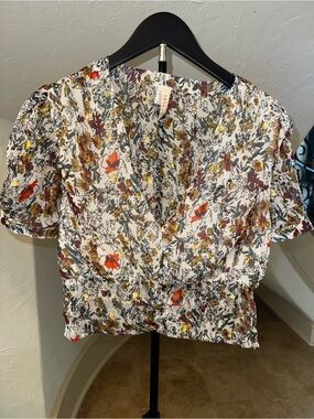 Anthropology RAGA Cream Floral V-Neck Puff Sleeve Cropped Blouse